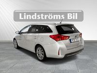 begagnad Toyota Auris Touring Sports Hybrid 1.8 Edition 50, Vinterhjul 2015, Halvkombi