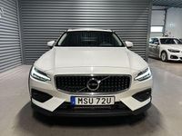 Begagnad Volvo V60 CC Momentum 190 HK (139 kW) 2019 Vit Kombi