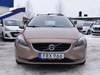 Begagnad Volvo V40 Momentum 150 HK (110 kW) 2016 Brun
