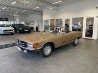 Begagnad Mercedes SL350 195 HK (143 kW) 1972 Guld Cab