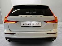 begagnad Volvo V60 B3 Bensin Momentum Advanced, Navigation PRO, Klimatpaket, Parkeringssupport, Förarstöd, Dragkrok Halvautomatisk 2021, Kombi