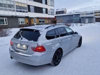 Begagnad BMW 325 218 HK (160 kW) 2006 Kombi