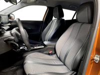 Begagnad Peugeot e-2008 Allure 100 kW (136 HK) 2021 Orange SUV