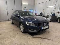 Begagnad Volvo V60 Momentum 181 HK (133 kW) 2015 Blå Kombi