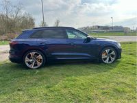 Begagnad Audi e-tron S-Line 300 kW (408 HK) 2021 Blå SUV