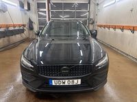Begagnad Volvo V60 CC 197 HK (144 kW) 2023 Svart färg Kombi