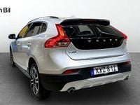Begagnad Volvo V40 Momentum 150 HK (110 kW) 2019 Silver Halvkombi