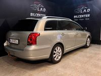 begagnad Toyota Avensis Kombi 2.0 D-4. Drag / Skinnstolar EL / VVT-i