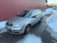 Begagnad Skoda Fabia 64 HK (47 kW) 2007 Brun Kombi