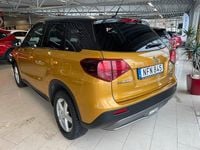 Begagnad Suzuki Vitara 116 HK (85 kW) 2023 Guld med svart tak SUV
