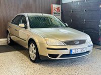 Begagnad Ford Mondeo 146 HK (107 kW) 2004 Silver Halvkombi
