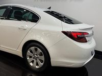 Begagnad Opel Insignia Business 163 HK (119 kW) 2013 Vit Halvkombi