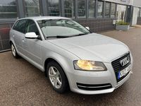 Begagnad Audi A3 Attraction 105 HK (77 kW) 2011 Silver Halvkombi