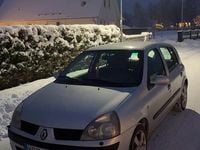 Begagnad Renault Clio II 98 HK (72 kW) 2005 Halvkombi