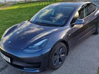 begagnad Tesla Model 3 Grå med tonade rutor