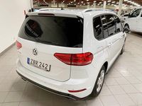 Begagnad VW Touran 150 HK (110 kW) 2017 Vit Minibuss