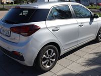 begagnad Hyundai i20 1.0 T-GDi 100hk // Backkamera // Rattvärme // Carplay // BT telefon // Svensksåld