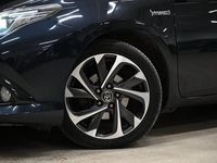 Begagnad Toyota Auris Hybrid 136 HK (100 kW) 2015 Blå Halvkombi