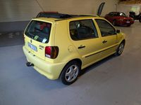 Begagnad VW Polo Conceptline 101 HK (74 kW) 1999 Gul Halvkombi