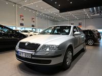 begagnad Skoda Octavia 1.6 FSI 5D 115hk ( Obs 12100 mil )