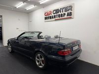 Begagnad Mercedes CLK230 193 HK (141 kW) 1999 Mörkblå Cab