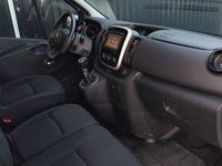 begagnad Renault Trafic Lång L2H1 2.0 dCi Aut 145hk S&V-hjul