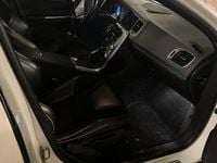 Begagnad Volvo S60 R-Design 181 HK (133 kW) 2015 Vit Sedan