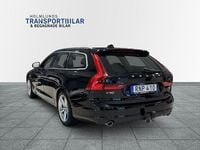 Begagnad Volvo V90 Momentum 250 HK (183 kW) 2018 Svart Kombi
