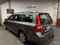 Begagnad Volvo V70 Momentum 163 HK (119 kW) 2011 Grå Kombi