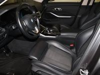 begagnad BMW 320 d xDrive Touring Steptronic Sport line Navi/Drag/Eur