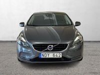 begagnad Volvo V40 D4 177hk Momentum Pano Drag Värmare B-Kamera