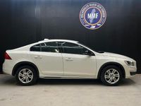 Begagnad Volvo S60 CC Momentum 221 HK (162 kW) 2018 Vit Sedan