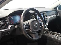 Begagnad Volvo V60 Momentum 150 HK (110 kW) 2019 Svart Kombi
