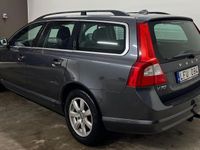 Begagnad Volvo V70 Momentum 163 HK (119 kW) 2011 Grå Kombi