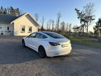 begagnad Tesla Model 3 Standard Range Plus - fint skick