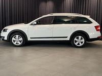 Begagnad Skoda Octavia Scout 184 HK (135 kW) 2014 Vit Kombi
