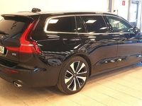 begagnad Volvo V60 B5 AUT Momentum Drag Backkamera 2021, Kombi