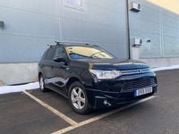 Begagnad Mitsubishi Outlander 203 HK (149 kW) 2014 Perl black SUV