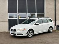 Begagnad Volvo V70 Momentum 231 HK (169 kW) 2010 Vit Kombi