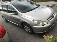 begagnad Peugeot 307 SW 2.0 136hk panorama tak