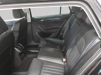 Begagnad Skoda Superb 220 HK (161 kW) 2022 Svart Kombi