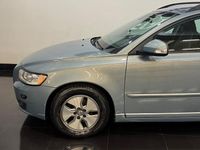 Begagnad Volvo V50 Momentum 109 HK (80 kW) 2010 Ljusblå Kombi