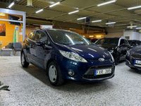 Begagnad Ford Fiesta Titanium 82 HK (60 kW) 2010 Blå Halvkombi