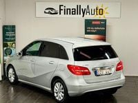 Begagnad Mercedes B180 109 HK (80 kW) 2014 Silver Minibuss