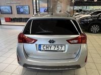 Begagnad Toyota Auris Touring Sports Edition 136 HK (100 kW) 2015 Silver Kombi