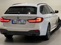 begagnad BMW 530 535 e xDrive Touring M Sport Nav HiFi P-Assist Drag 2023, Kombi