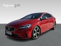 Begagnad Volvo V40 R-Design 190 HK (139 kW) 2017 Röd Halvkombi