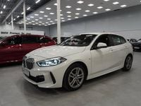Begagnad BMW 118 M Sport 136 HK (100 kW) 2023 Vit Halvkombi