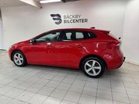 Begagnad Volvo V40 Kinetic 120 HK (88 kW) 2016 Röd Halvkombi