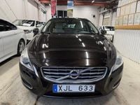 Begagnad Volvo V60 Momentum 163 HK (119 kW) 2011 Svart Kombi
